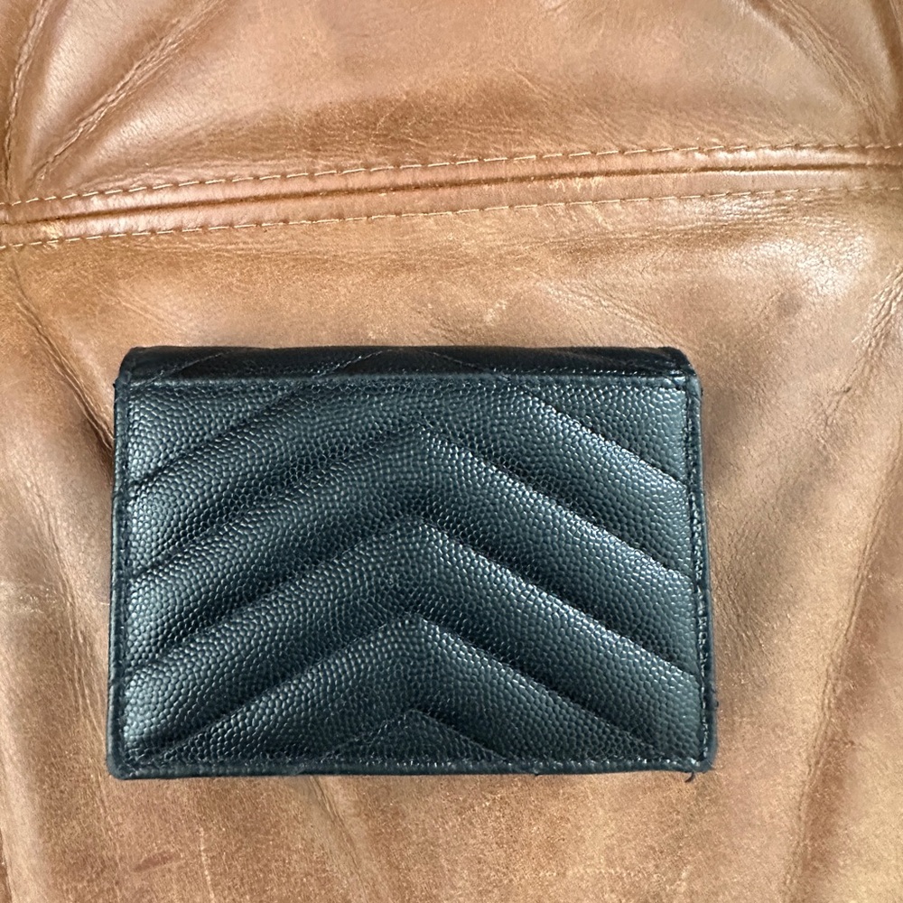 100% Authentic YSL Saint Laurent Cassandre Compact Wallet - Picture 3 of 4